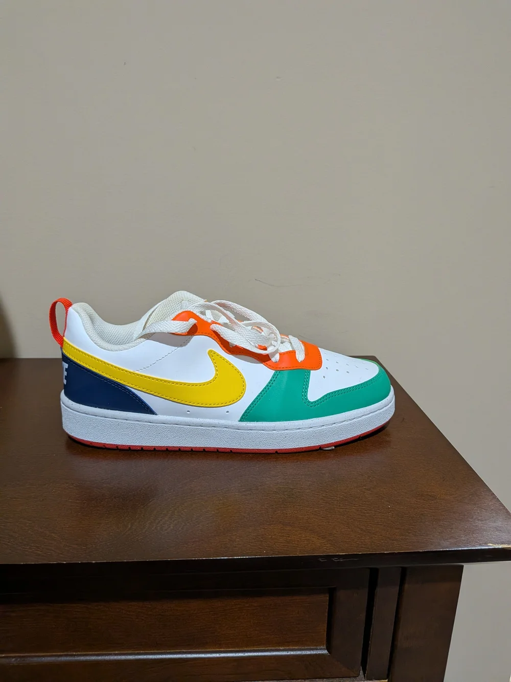 Kids 7 Nike Court 